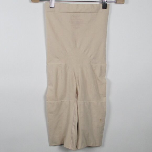 SPANXsculpt™ Seamless Power High-Waisted Mid-Thigh Short - Picture 6 of 12